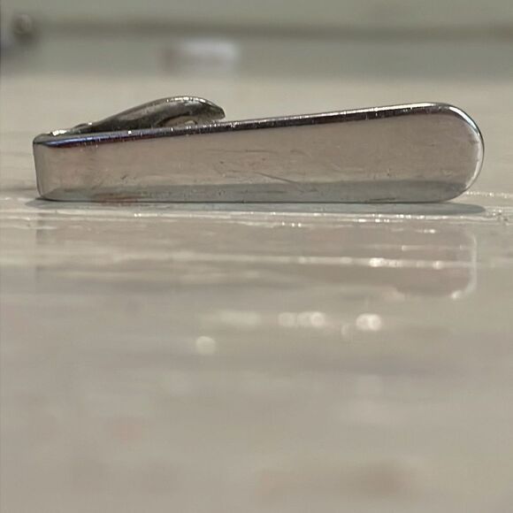 Vintage 1970s Swank engravable polished smooth silver tone tie bar/clip - Picture 4 of 12